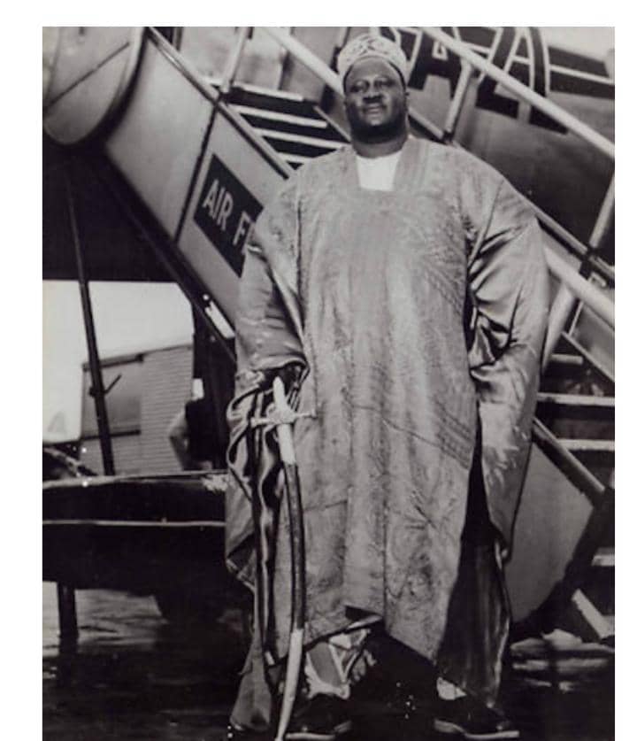 Burkina : Le 17 octobre 1958, le Mogho Naaba Kougri tente un putsch pour établir une monarchie constitutionnelle