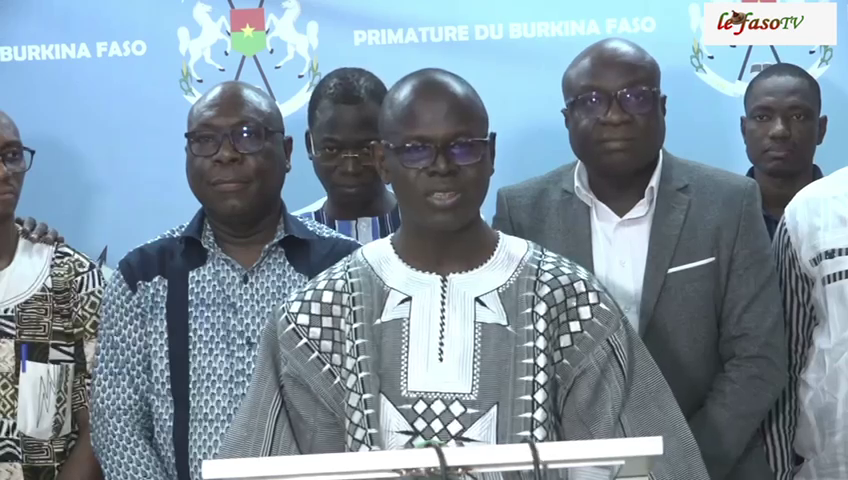 Burkina : Une délégation de l’Autorité de régulation des communications électroniques et des postes échange avec le Premier ministre