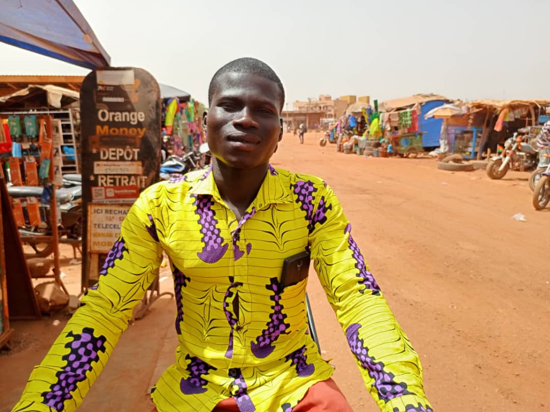 Burkina/Petits métiers : Esaïe Zongo, l’ambitieux conducteur de taxi-moto