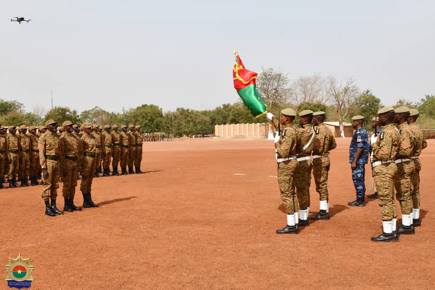 Gendarmerie nationale : La 51e promotion des élèves sous-officiers présentée au drapeau