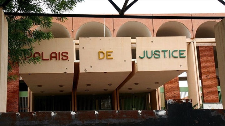 Burkina/Justice : 36 mois de prison dont 18 ferme pour un fils qui bat ses parents