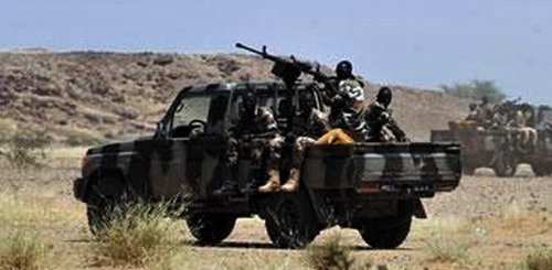 Au Sahel, la France prépare le terrain à une intervention militaire.  Sans que l’on sache laquelle.