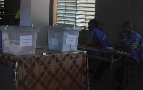 Du matériel électoral disparu à Ouagadougou, des urnes et des bulletins détruits à Banfora