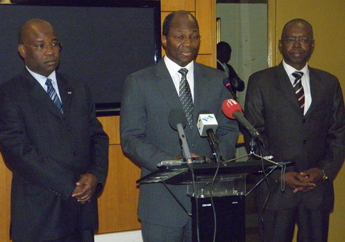 Crise malienne : « Nous insistons pour que le dialogue prévale », dixit Djibrill Bassolé