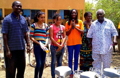 Boulsa : Malika Dia, 13 ans, offre 60 vélos à des élèves démunies