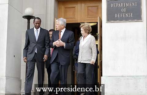 Le Président du Faso s’entretient avec le secrétaire d’Etat américain à la Défense