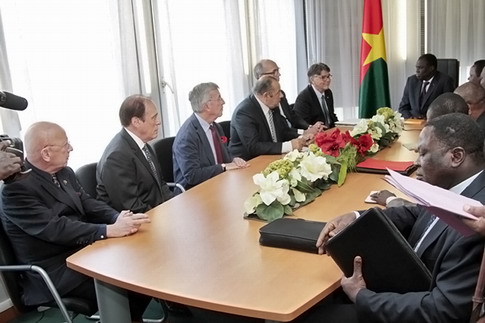 Michel Kafando en France : Le président du Faso a échangé avec les consuls Honoraires du Burkina 