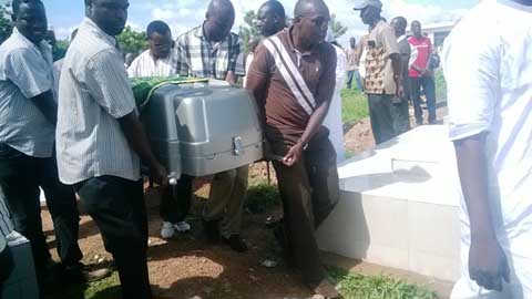Adama Fofama repose définitivement au cimetière de Gounghin