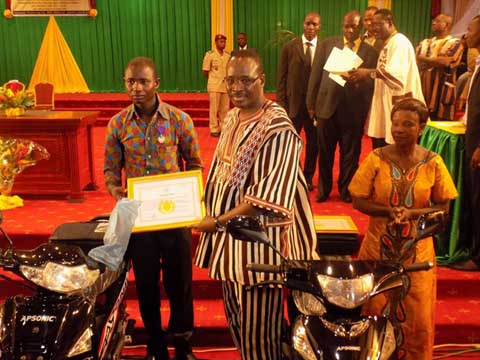 1ere édition jeunes lumière : Le lycée Djimbi Ouattara remporte le grand prix du Président du Faso 