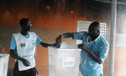 Jour de vote à Bobo-Dioulasso : Kadi Diomandé fait un scandale à l’école Niénéta