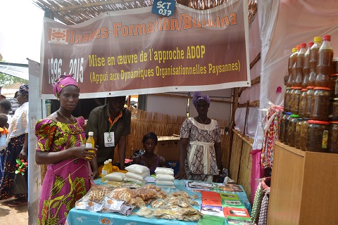 Autonomisation des femmes : INADES-Formation Burkina accompagne deux groupements de femmes à la foire de la SNC 