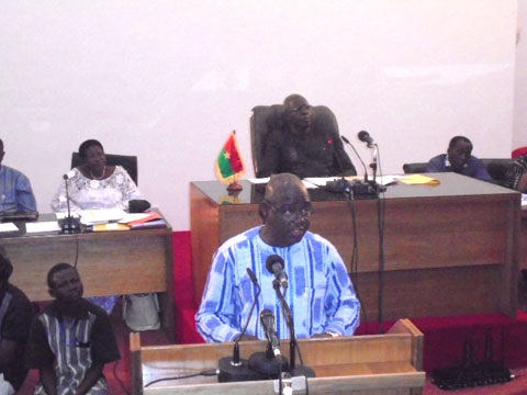 « La CAMEG est une nébuleuse mafieuse », Salifou Diallo, président de l’Assemblée nationale