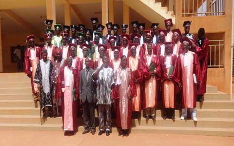 Université Ouaga I Pr Joseph Ki-Zerbo et Ouaga II : Des enseignants-chercheurs et hospitalo-universitaires promus du CAMES, session 2015, reçoivent leurs toges 