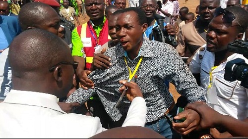 Agression du journaliste Guezouma Sanogo par un gendarme : L’AJB et le SYNATIC condamnent un « acte violent, barbare et injustifiable »