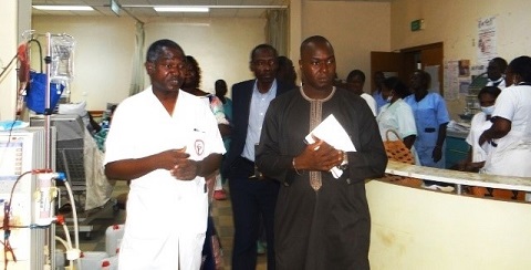 CHU-Yalgado Ouédraogo : Le directeur général visite le centre de dialyse