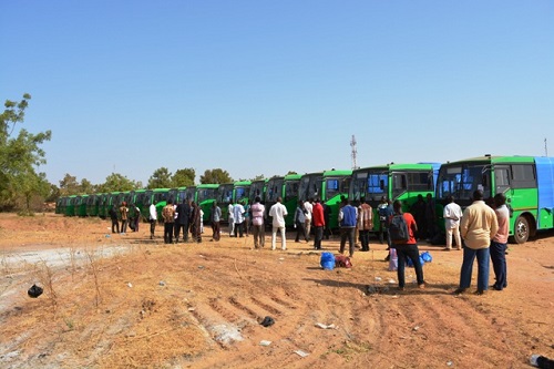 Transport en commun : Les bus achetés pour les étudiants sont bel et bien disponibles, affirme le ministère