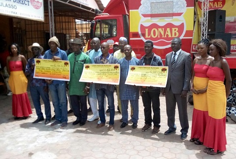 Loterie nationale burkinabè : Des heureux gagnants reçoivent leurs chèques à Bobo-Dioulasso