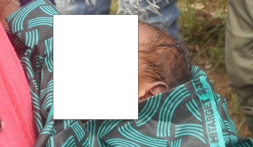 Gaoua : un nouveau-né découvert dans une touffe d’herbes par des enfants