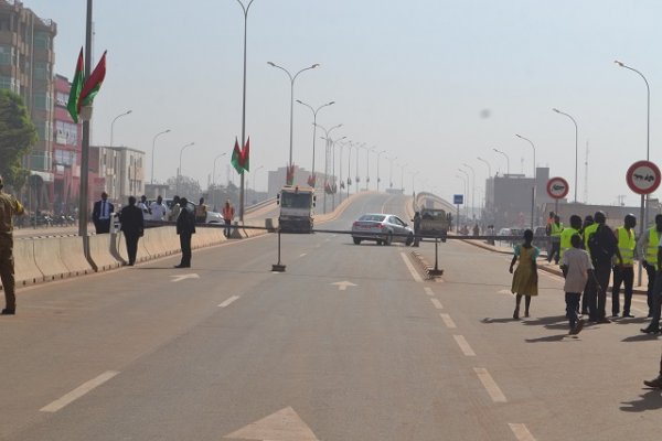 Ouagadougou : Le maire met en garde les personnes qui s’adonnent à des acrobaties sur l’échangeur du Nord