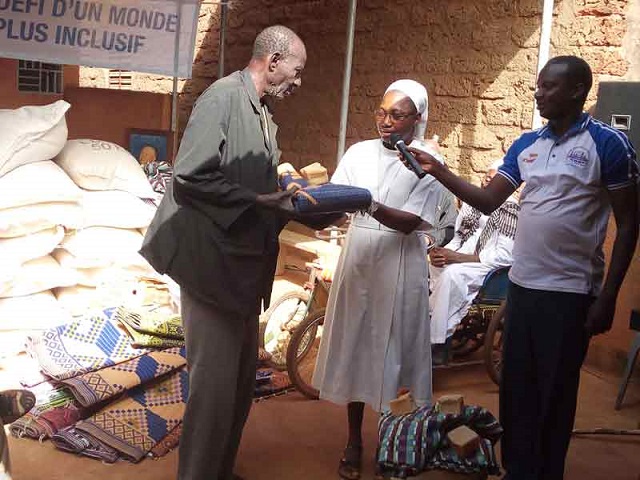 Solidarité : L’Organisation Dupont pour le développement social (ODDS) offre des vivres aux pensionnaires de la Léproserie de Bobo-Dioulasso