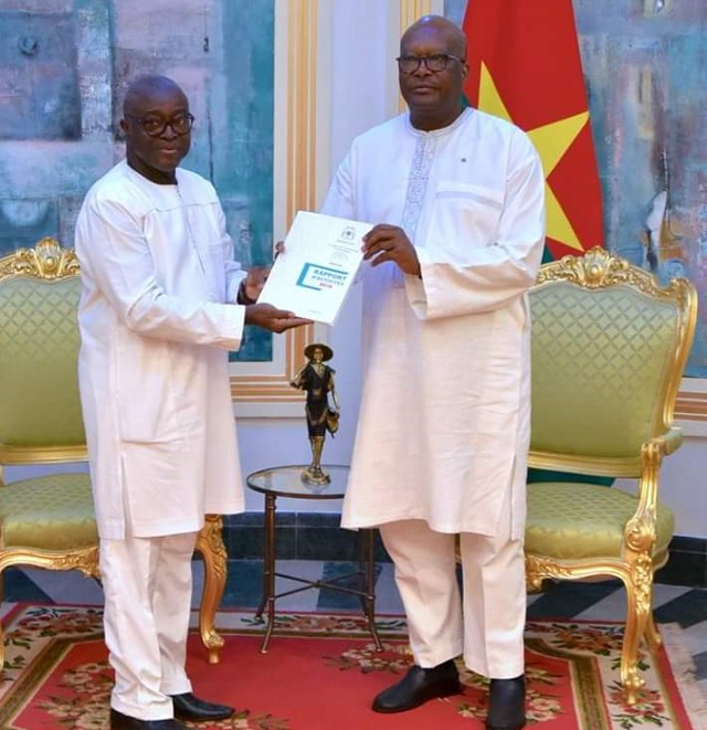 Le HCRUN a remis son rapport au président du Faso