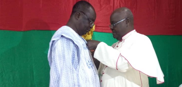 Conférence épiscopale Burkina-Niger : Me Barthelemy Kéré fait chevalier de Saint Grégoire par le pape François 