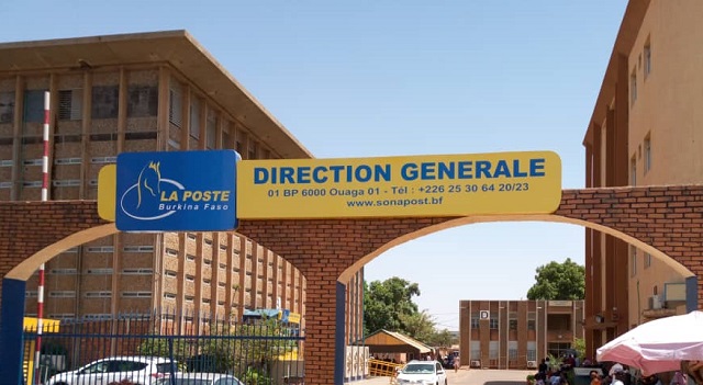 La Poste Burkina : Le SYNTRAPOST en sit-in ce matin 