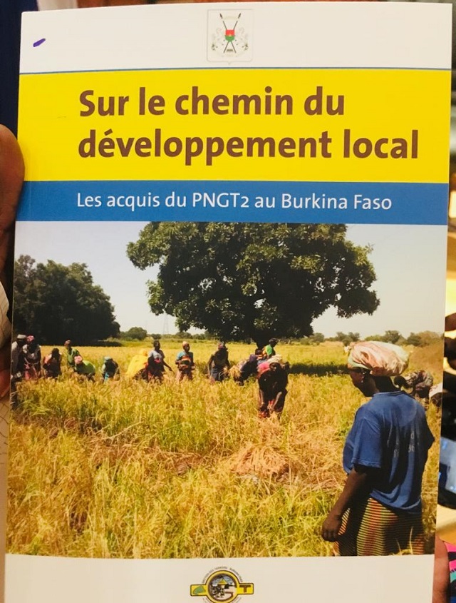 « Sur le chemin du développement local » : Le PNGT2 capitalise ses expériences dans un livre 