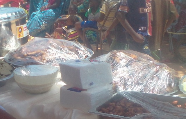 Dori : L’Association des femmes dynamiques offre un repas aux déplacés d’Arbinda 