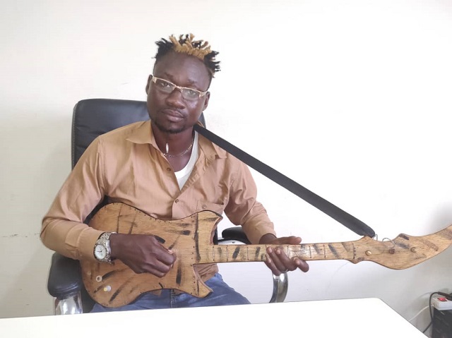 Musique : « Les Burkinabè commencent à s’intéresser à leurs artistes »,  dixit OUM’C, artiste musicien 
