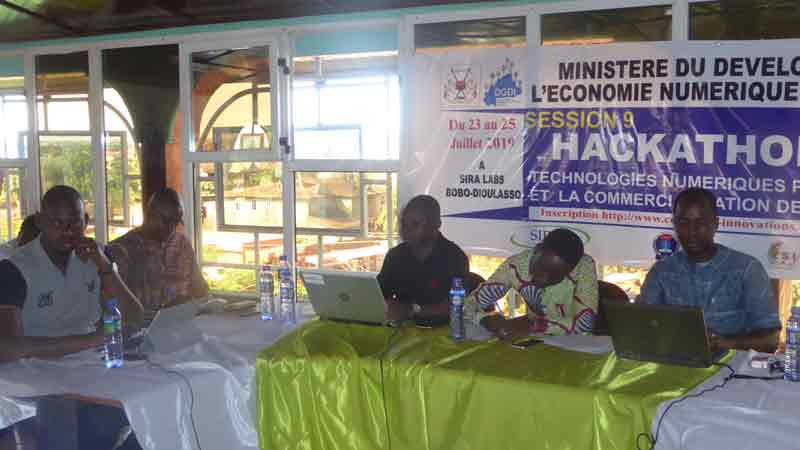 9e session des Hackathon 226 à Bobo-Dioulasso : L’équipe Synergie remporte le 1er prix avec sa solution MadFaso 