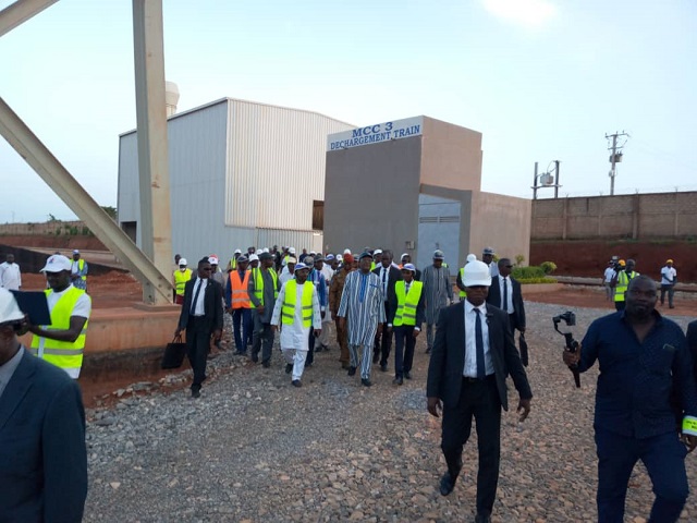 Bobo-Dioulasso : Le président du Faso a visité la cimenterie CIMASSO