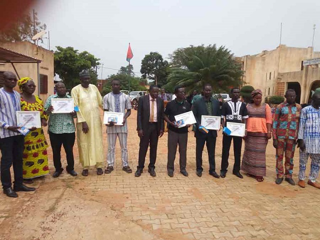 Bobo-Dioulasso : L’arrondissement 2 récompense ses meilleurs élèves et enseignants