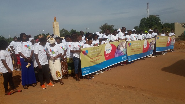 Ecobank Burkina : Les travailleurs ont marché pour dire non aux cancers du sein et  de la prostate