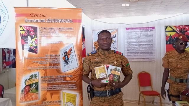 Littérature : « Lire participe à vous édifier culturellement », dixit le chef de bataillon et écrivain Emmanuel Zoungrana