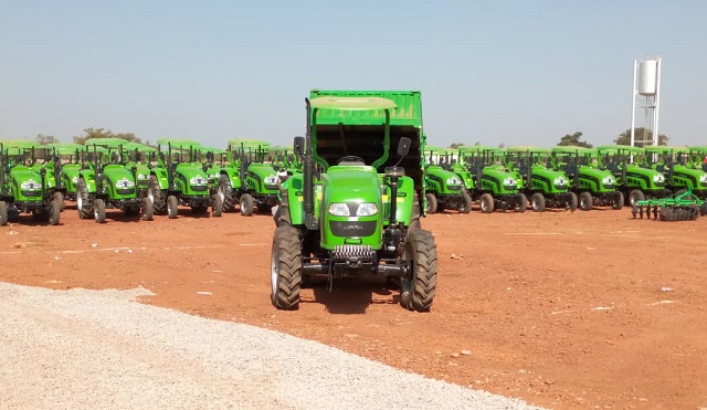 Mécanisation de l’agriculture au Burkina Faso : 400 tracteurs mis à la disposition du monde rural