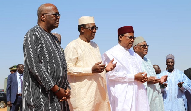 Sommet extraordinaire du G5 Sahel : les chefs d’État rendent hommage aux victimes d’Inatès