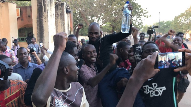 Burkina : Deux mois de prison avec sursis et une amende de 200 000 FCFA pour Kémi Séba