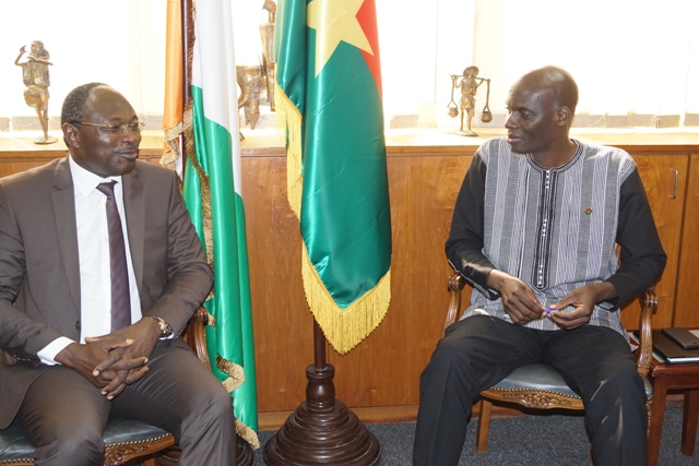Côte d’Ivoire : Le président du CDP, Eddie Komboïgo, rend visite à l’ambassadeur Mahamadou Zongo