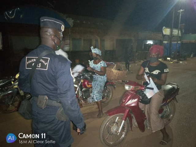 Couvre-feu à Dédougou : Une nuit de patrouille avec les policiers du commissariat central