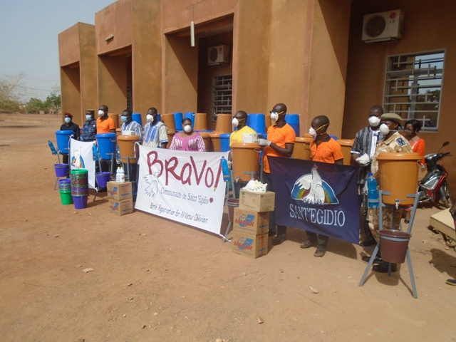 COVID-19 au Centre-Ouest : Le programme BRAVO  de la communauté de SANT’EGIDIO donne 225 kits d’hygiène pour l’ensemble des structures sanitaires