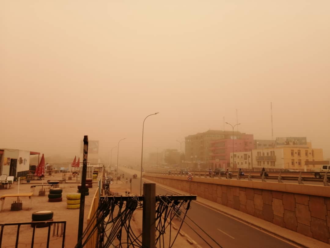 Manteau de poussière sur le Burkina Faso : Protégez-vous !