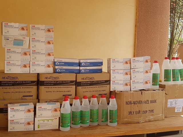 Lutte contre le Covid-19 : Le Mouvement Agir Ensemble pour le Burkina fait un don de kits sanitaires au personnel soignant de la région du centre 