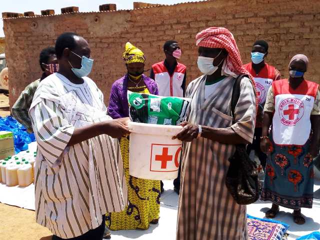 Journée mondiale de la Croix-Rouge et du Croissant-Rouge : Des vivres et du matériel de première nécessité pour des déplacés internes