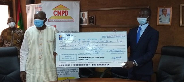 Lutte contre le Covid-19 : Le Patronat burkinabè fait don de 139 350 000 F CFA au ministère de la Santé