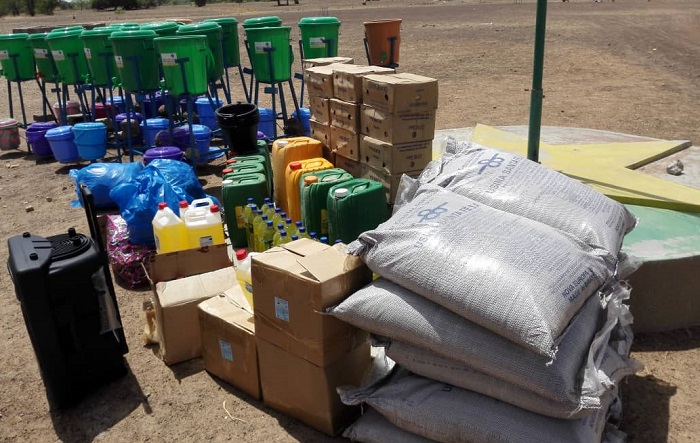 COVID-19 : L’association jeunesse espoir de la commune de Tibga vient en aide à la population avec des kits d’hygiène