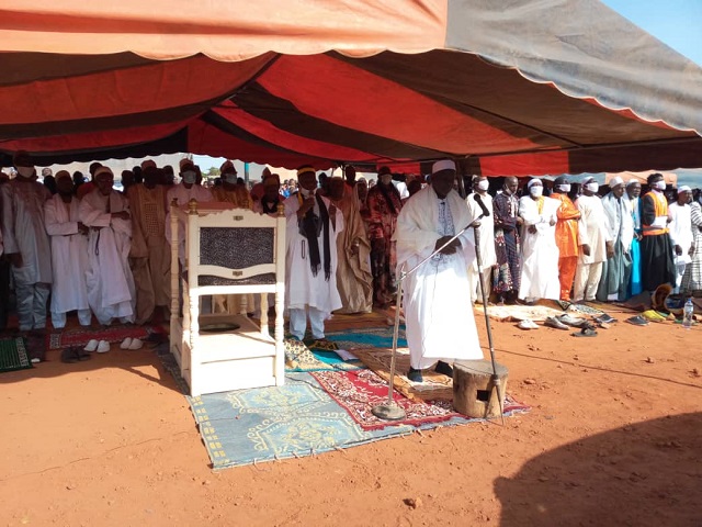 Ramadan à Bobo-Dioulasso : Quand des fidèles prient pour l’éradication du Covid-19 sans respecter les mesures barrières