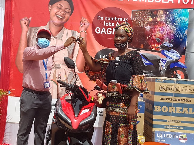 Grande tombola de Total Burkina : Les heureux gagnants reçoivent leurs lots