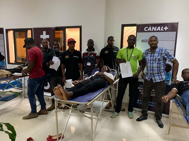 Don de sang : Le personnel de CANAL + Burkina donne l’exemple 
