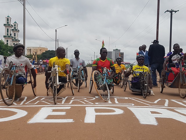 Grand prix cycliste de l’inclusion : Yacouba Tapsoba dit « Amstrong » remporte le 1er prix de la 4e édition